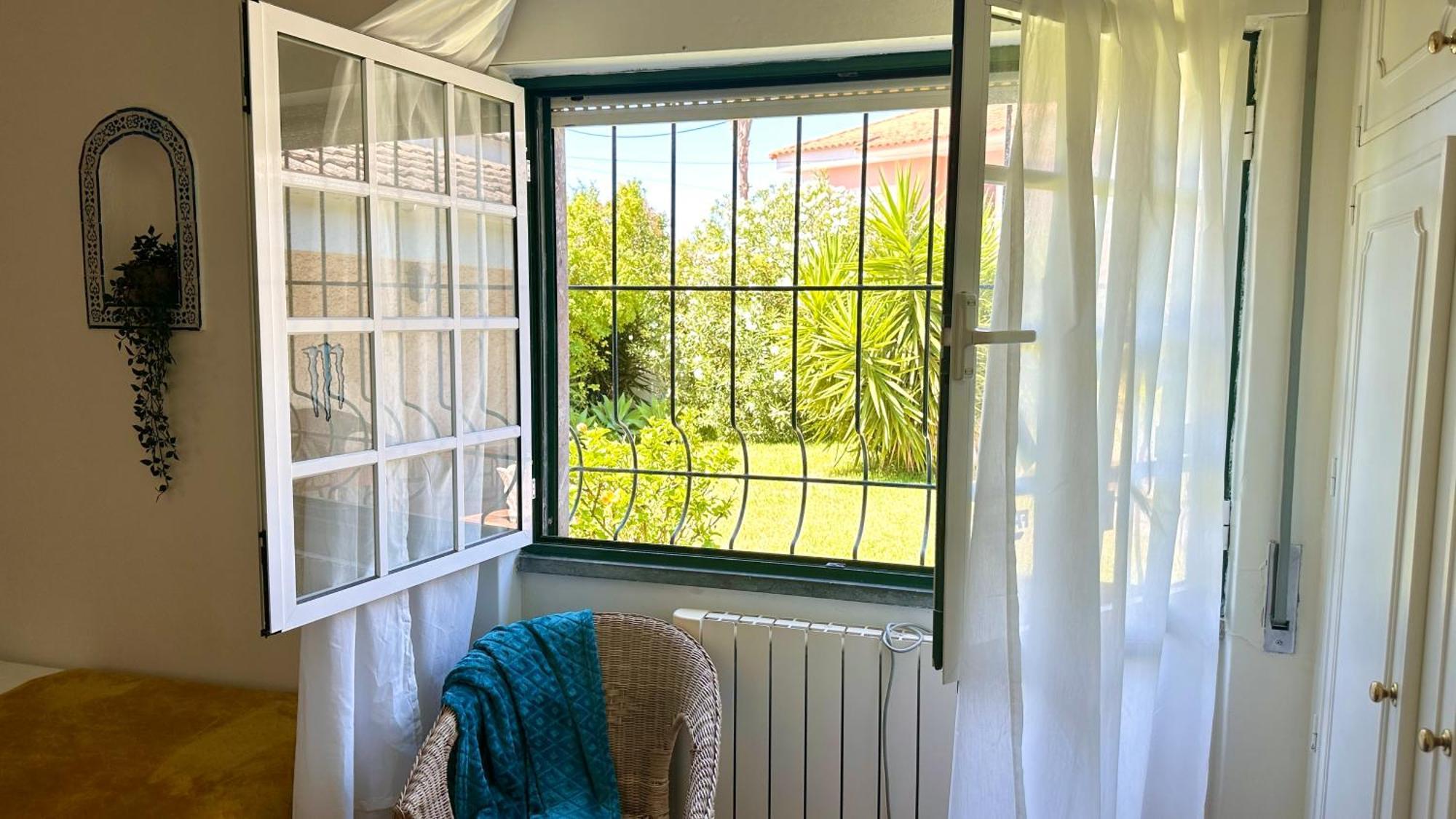 Coastal Garden Paradise Retreat- 6 Min From The Beach Charneca  Exterior photo