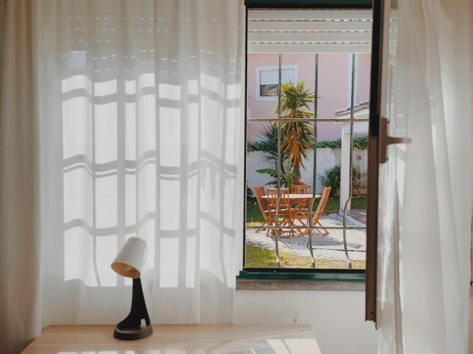 Coastal Garden Paradise Retreat- 6 Min From The Beach Charneca  Exterior photo