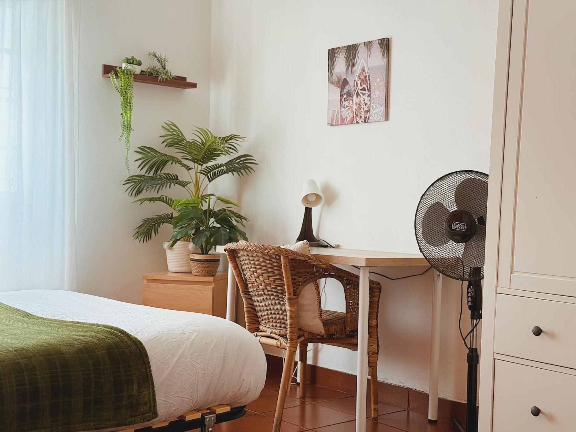 Coastal Garden Paradise Retreat- 6 Min From The Beach Charneca  Exterior photo