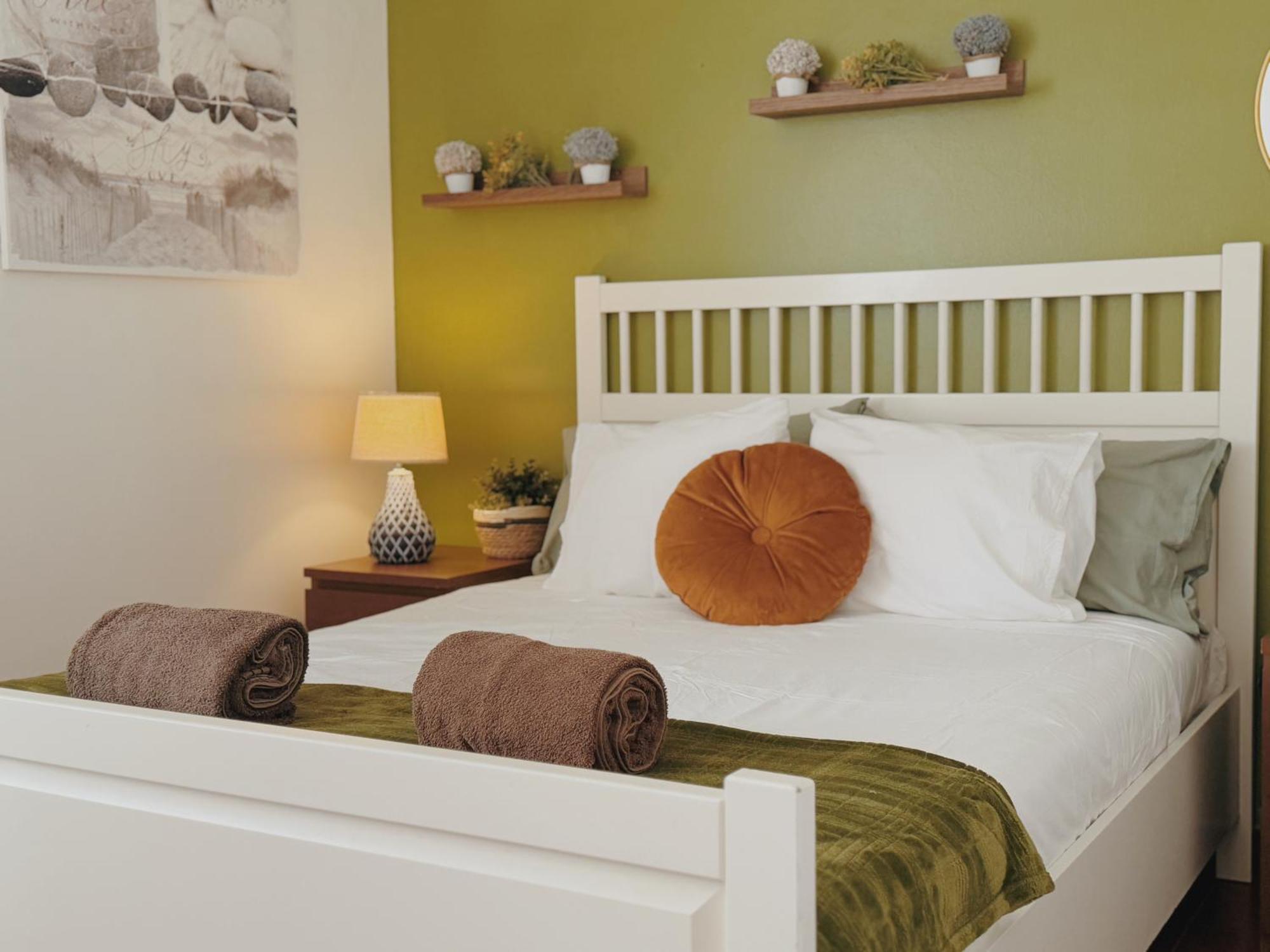 Coastal Garden Paradise Retreat- 6 Min From The Beach Charneca  Exterior photo